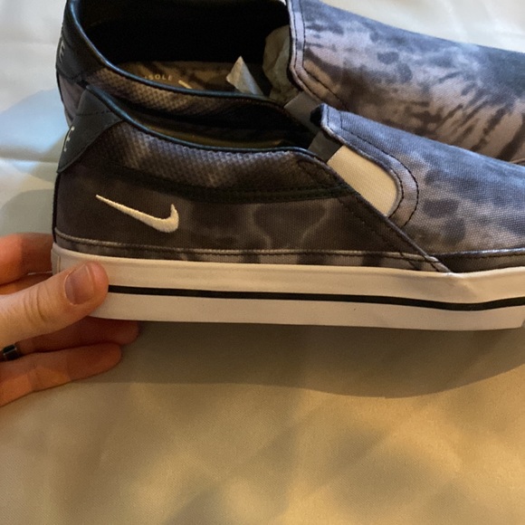 Men’s Nike Slip On Shoes - Picture 2 of 7